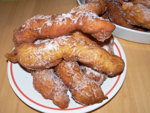 3wmrd's tweet photo. churros car les chichi c ça https://t.co/cbGBh4GRjW