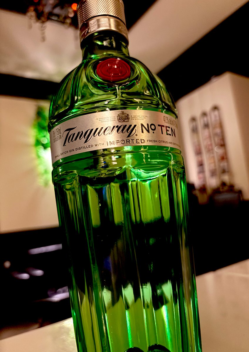 タンカレージン💚 ジンジャーのピリッとした辛さとジンの爽やかな香り