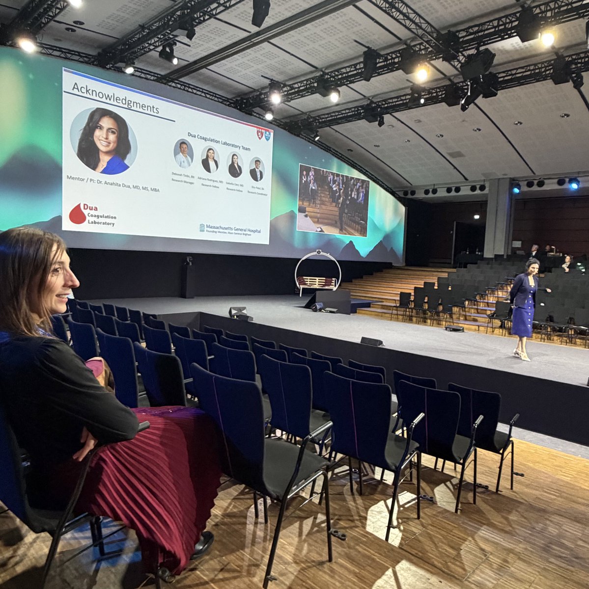 Giovmas's tweet image. Brilliant presentation by an inspiring leader! Go thromboelastogram test for post-operative therapy in CLTI patients! @AnahitaDua #PVI2025