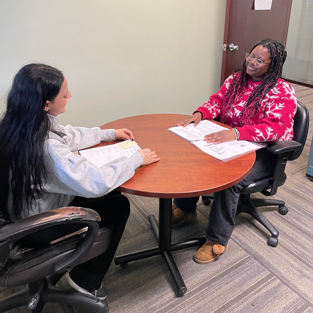 EmployAbilities's tweet image. Building confidence through practice. Our Learn 2 Earn participants completed mock interviews this week, strengthening their communication skills and preparing for real-world job opportunities.

Learn about the Learn 2 Earn program. 
employabilities.ab.ca/learn-2-earn/
