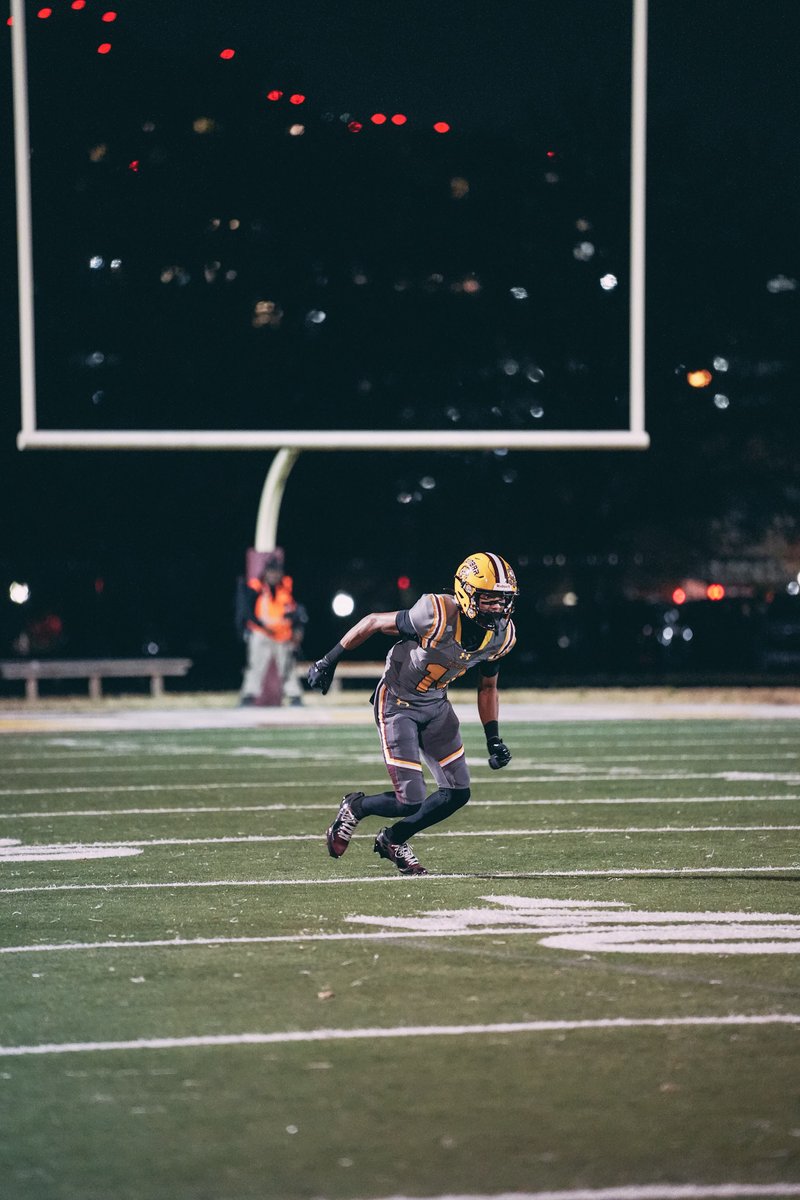 KTucker_4's tweet photo. Full Junior Season Film
-2025 2A/1A state champion
-3 year varsity starter
-3.5 GPA
Film ⬇️
https://t.co/IjdbFNl0w0

@ppo3fb 
@CoachCB_FB 
@EdOBrienCFB 
@247Sports 
@PrepRedzoneMD https://t.co/AX2gjq7P4r