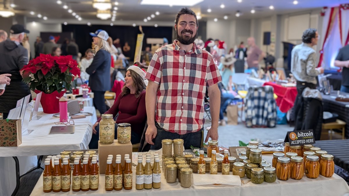 BTCsessions's tweet photo. The @BTCSatMarket is TODAY from 4-9pm! Anyone from Calgary or the surrounding area - please come to this free Christmas market where every vendor accepts #Bitcoin! @yycbitcoin 

Even if you can't attend, please share and tag anyone who might be able to!

https://t.co/fnMCZzGFDE https://t.co/1jjsbFRlAb