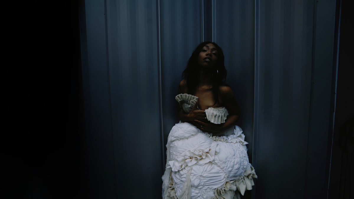 AnthonyKabiity's tweet image. Tiny Jag photographed by Anthony Kabiity 
Talent @tinyjaguar 
Garment Kaiden McArthur 
Makeup Molly Leist 
anthonykabiity.com