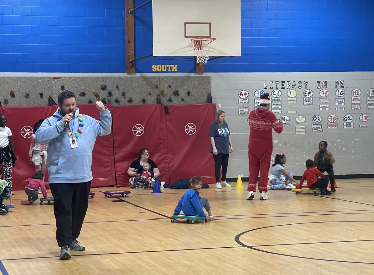 Reading_Green's tweet photo. 🚂Choo choo... Another amazing year of the Polar Express is in the books at RLE! THANK YOU to our faculty, staff and community! Time is the most precious gift, and you all gave the most! Happy holidays to all and KEEP READING! @RLERockets1 https://t.co/Syu0MuLy2c