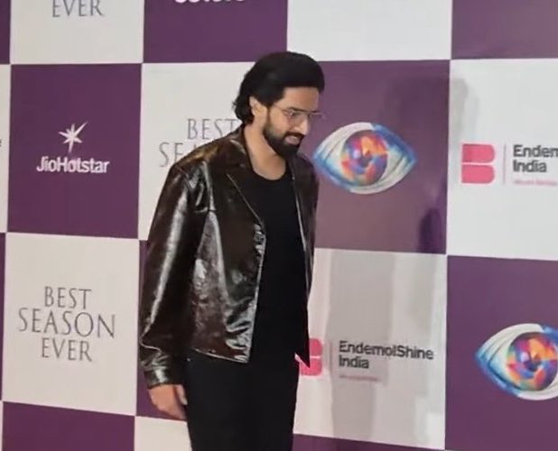 buffplace43978's tweet photo. Finally the wait is over — #AmaalMallik has arrived at the #BiggBoss19 success party😎🔥
@AmaalMallik #Amaalians #AmaalMallik𓃵 https://t.co/jd5dsrT0kN