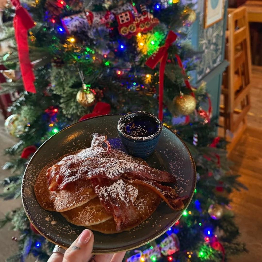 Weekend plans - pancakes at @marinolounge 😋