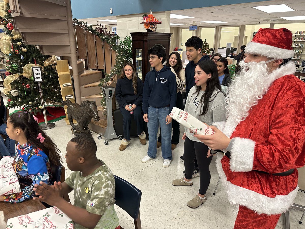 memorialbpa's tweet photo. Santa had arrived at MHS to assist with BPA’s Annual Toy Drive! @McAllenISDCTE https://t.co/x0TlxoMsGx