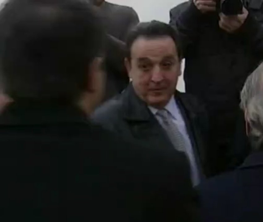 Mbappista7's tweet photo. Laporta a témoigné aujourd'hui devant le juge qu'il n'avait jamais vu Negreira ni son fils.

Le voici en train de le saluer et de lui serrer la main.
 https://t.co/MFG6tjHeVT