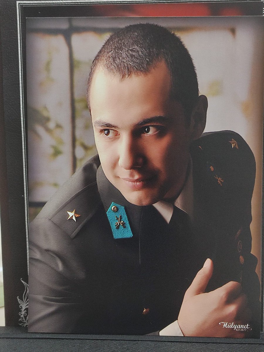 UNmasumlar35813's tweet photo. Müebbet hapis cezası alan Teğmen Hasan Dağ’ın annesi:
“Oğlum bir yıllık teğmendi, 8 yıldır cezaevinde. Hiçbir suçu yokken tutuklandı. Ben bir anneyim… Ne yapayım? Bu dağlara çıkıp ‘Adalet!’ diye mi haykırayım?”
@myeneroglu
AskeriÖğrenciye ZulmeSon https://t.co/Kfl3GndK35