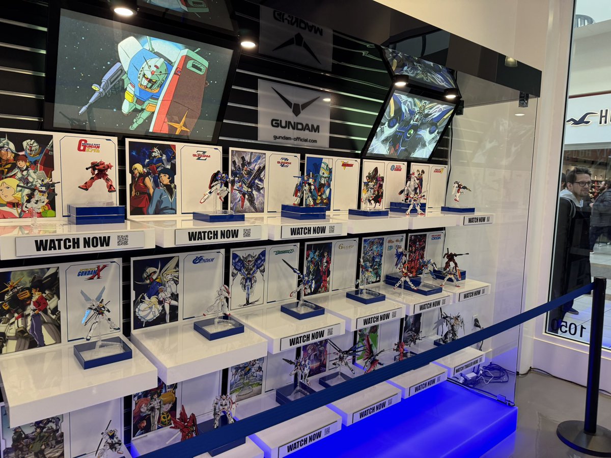 GeekFeastX's tweet image. Truly a fantastic day to remember. Experiencing opening days for the first US gun store. #Gundam #bandainamco