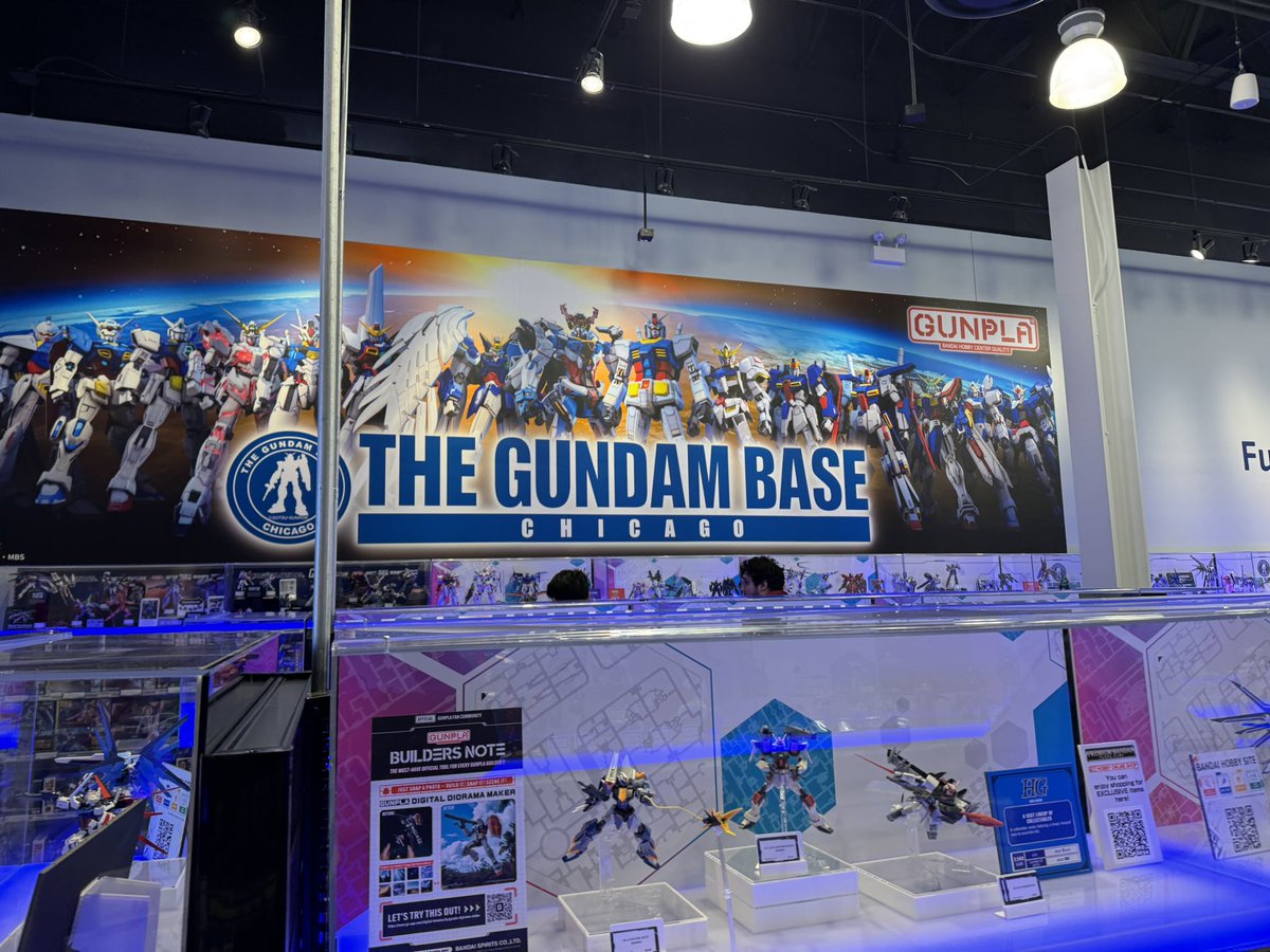 GeekFeastX's tweet image. Truly a fantastic day to remember. Experiencing opening days for the first US gun store. #Gundam #bandainamco