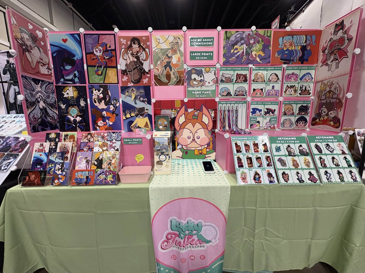 💛💚 @ Weebcon 192 tweet media