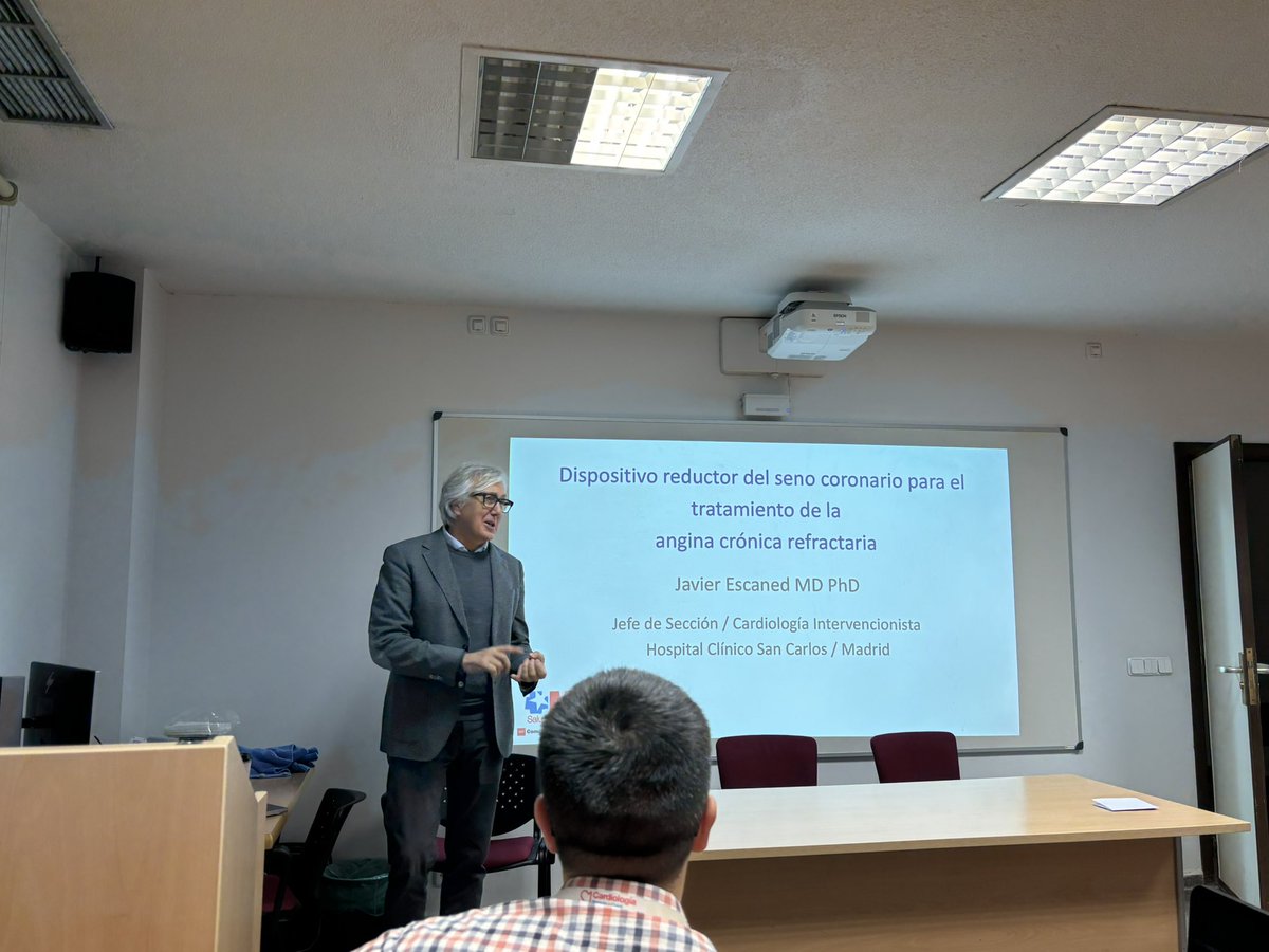 cardioRyC's tweet photo. Hoy hemos tenido la suerte de poder contar con el Dr. Javier Escaned @JEscaned 👨⚕️en sesión
📌nos habla de lo más actual del dispositivo reductor de seno coronario y su papel en el tratamiento de la angina crónica refractaria
Muchas gracias por tu charla! 🫀 #CardioRyC https://t.co/nvMzq8NNuU