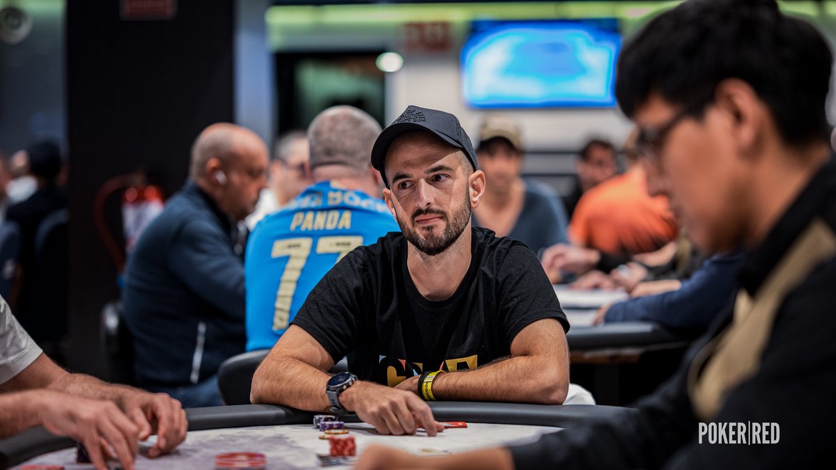 EducaPoker's tweet photo. Tras la clase de teoría, @_SmallLake viene hoy con la parte práctica 🔝

El profe del MTT Project estará en directo a las 18:00 revisando el juego OOP Early vs. Late con iniciativa 🎯

🔵Disponible desde Universidad. 
📺https://t.co/knbkryDidC https://t.co/TuAESx9Rot