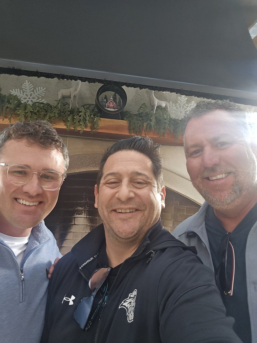 JoeCats19's tweet photo. Fun to catch up with the Vaugh Bros. @NickVaugh &amp; Jesse! Owners of 357 Raw Coastal Bar &amp; Crave Italian And Bar! Good dude! Look forward to more of this in New Year! https://t.co/wDmdGBLJi4