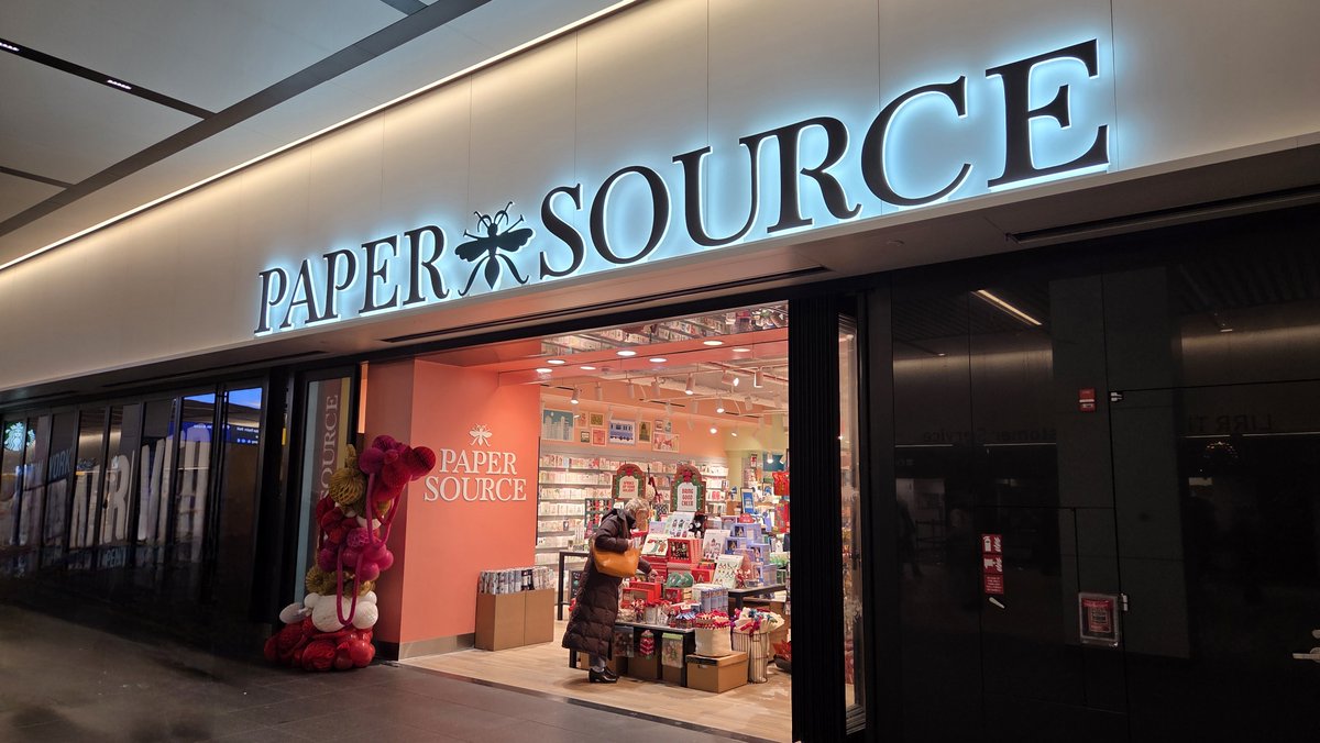 HBCarchitects's tweet photo. #NowOpen ~ #papersource in #pennstation #nyc

So very proud to be part of the #papersource #family ....

#architecture #retail #design #premium #custom #personalized #paper #stationery https://t.co/bxgrginIMD