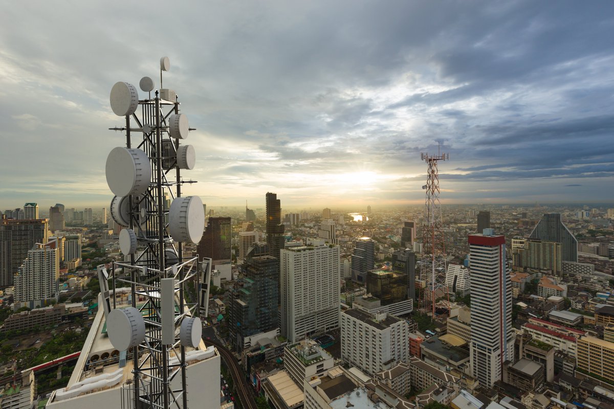 USATelecomIns's tweet photo. Fiber optics, towers, small cells — if you build it, we insure it. Secure your coverage today at https://t.co/mgeFGF2Rbt https://t.co/4WoRi0S6RM