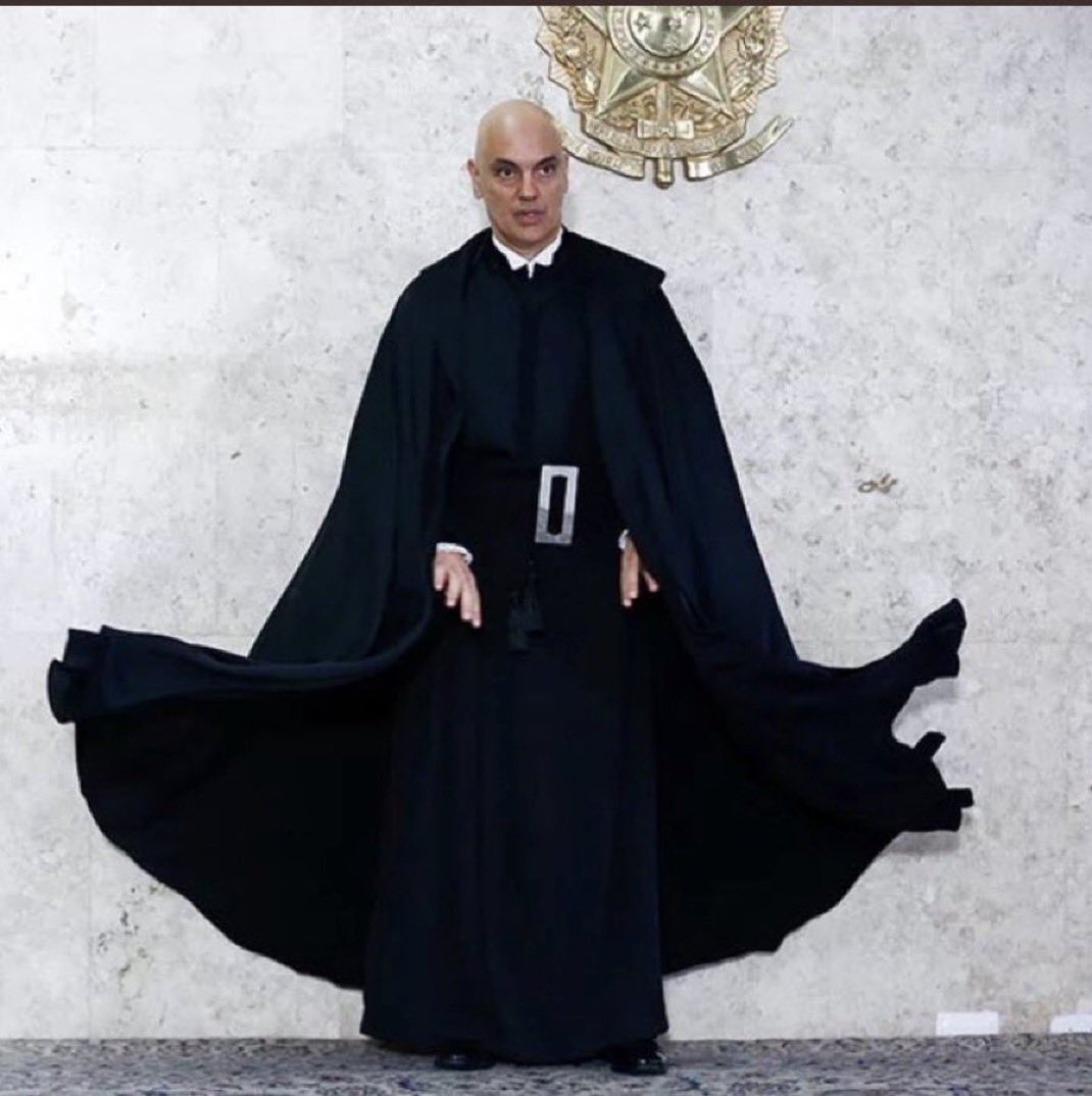 BREAKING:

The US Treasury Department lifted sanctions on Brazil Supreme Court Judge Alexandre de Moraes.

🇧🇷