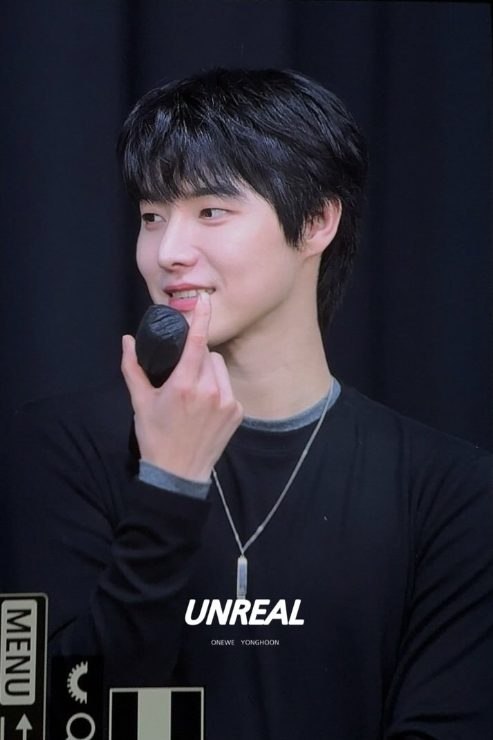 251212 하여튼 멋있대니까ღ  #ONEWE #원위 #YONGHOON #용훈 <a href="/official_ONEWE/">원위 (ONEWE)</a>