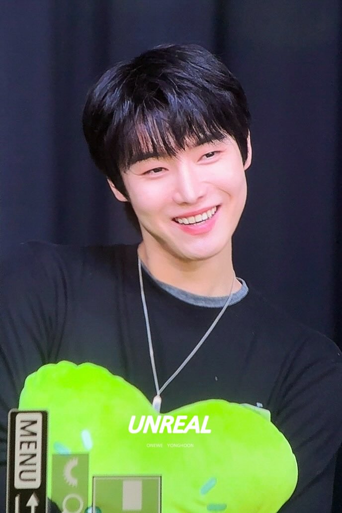 251212 행운의후니🍀 #ONEWE #원위 #YONGHOON #용훈 <a href="/official_ONEWE/">원위 (ONEWE)</a>