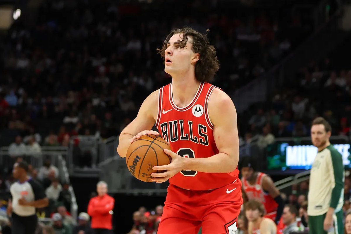 1u Josh Giddey O 28.5 PR 

Last two games have been down but before those he had 28+ PR in 7 straight games. He’s already played CHA where he scored 25 points and brought down 11 boards on 50% shooting. This should be a fast paced, bad defensive game. 

10 likes ❤️ for prop 3!