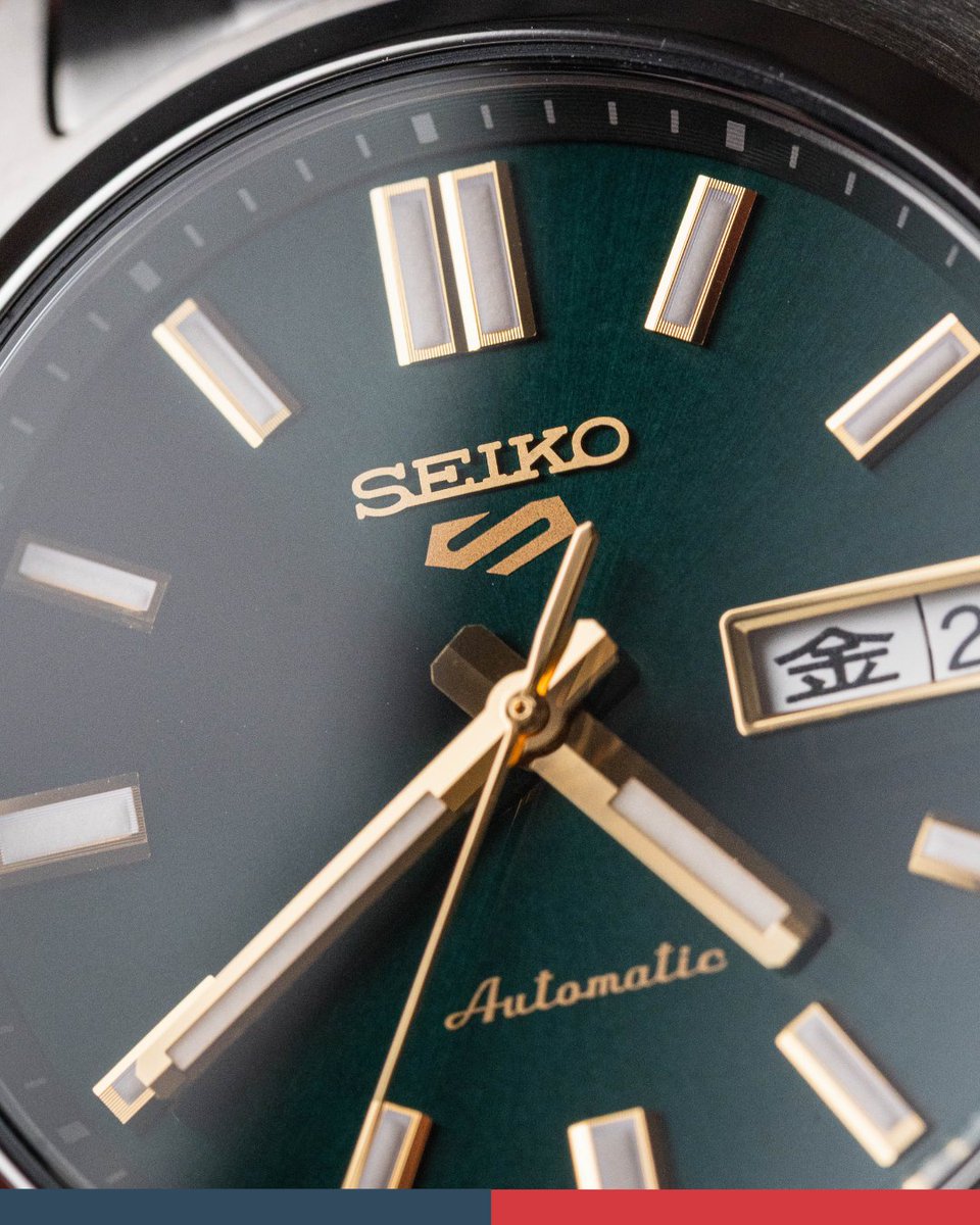 helveticz's tweet photo. 🇯🇵 Hrdý nástupce legendárních Seiko SNXS: Seiko 5 Sports SRPL57K1, barevná varianta „Green Tie“.
37,4mm pouzdro, Hardlexové sklíčko, voděodolnost 100 metrů a uvnitř automatický strojek 4R36 se 41hodinovou rezervou.
#seiko5 #japanesewatch #edc https://t.co/Vg38qaaY5U