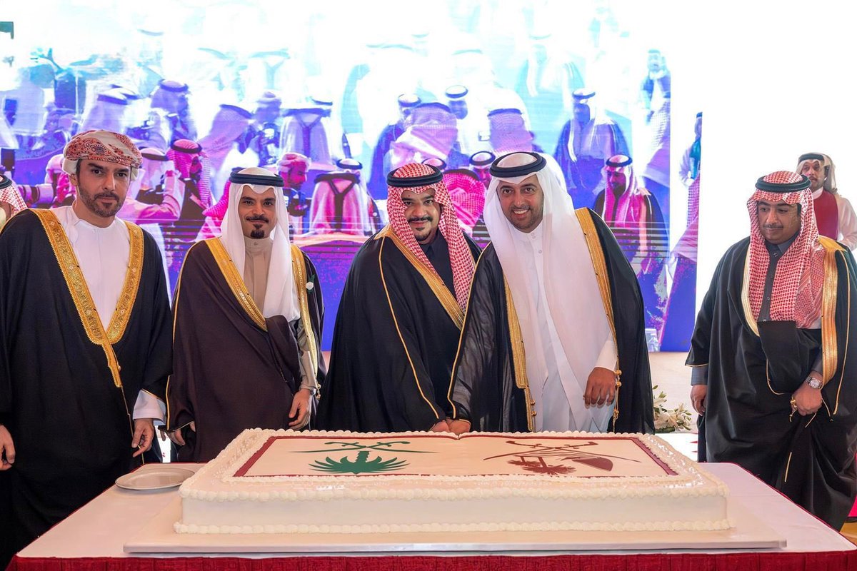 BahrainEmbKSA's tweet image. حضر سعادة الشيخ علي بن عبدالرحمن بن علي آل خليفة حفل سفارة دولة قطر بالرياض، بمناسبة اليوم الوطني مقدّمًا التهاني لسعادة السفير بندر بن محمد العطية، ومتمنيًا لدولة قطر الشقيقة دوام التقدم والازدهار.