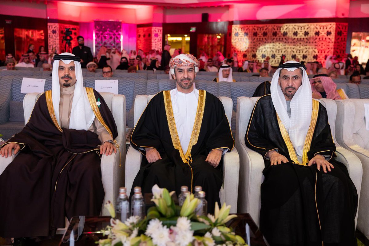 BahrainEmbKSA's tweet image. حضر سعادة الشيخ علي بن عبدالرحمن بن علي آل خليفة حفل سفارة دولة قطر بالرياض، بمناسبة اليوم الوطني مقدّمًا التهاني لسعادة السفير بندر بن محمد العطية، ومتمنيًا لدولة قطر الشقيقة دوام التقدم والازدهار.