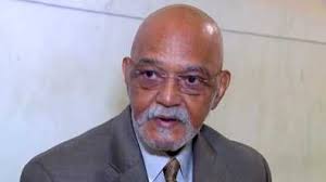 #BREAKING Hamilton Co. Prosecutor Connie Pillich just announced she has dismissed the case against Elwood Jones. Jones was accused of murdering Rhoda Nathan in a Blue Ash hotel in 1994... was convicted in 1996. Jones spent 27 years on death row until he was granted a new trial in