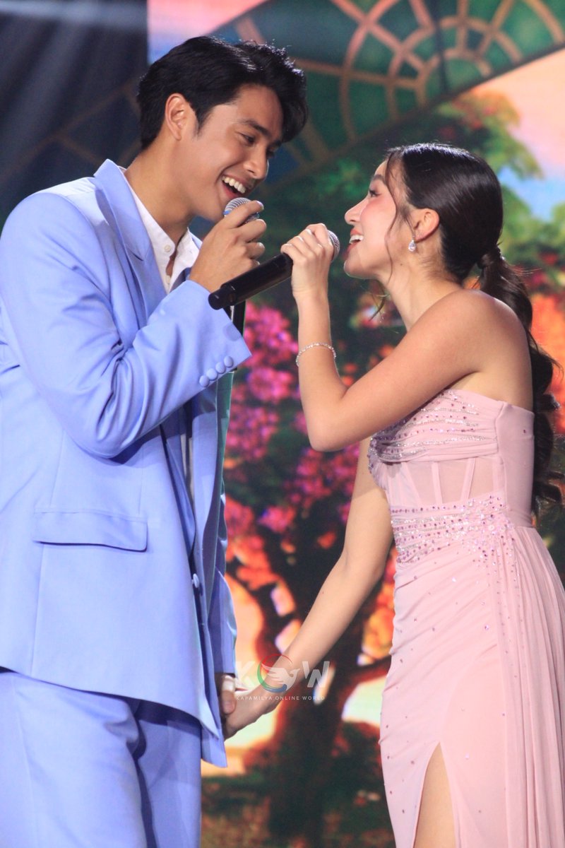 kowalerts's tweet image. Truly Phenomenal! 😍

#DonBelle #BelleMariano and #DonnyPangilinan during the Loveteam Prod ❤️💚💙

Sama-sama tayo sa #ABSCBNChristmasSpecial2025 ngayong December 13 at 14, 8:15PM! Mapapanood sa Kapamilya Channel, Kapamilya Online Live, A2Z, at iWant

#LoveJoyHope #ABSCBN…