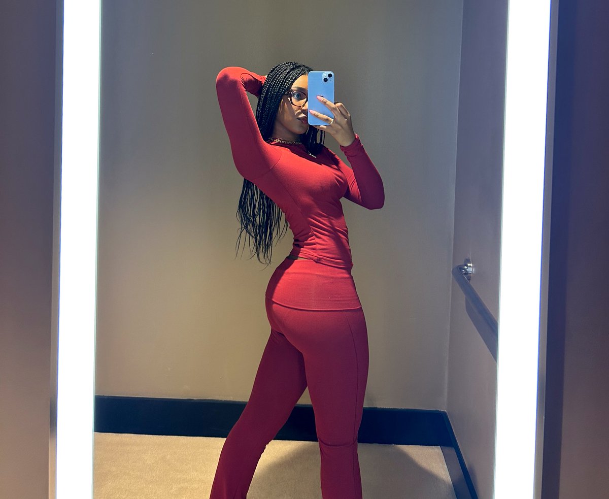 downbad4urelia's tweet photo. Anyways so 🍑 https://t.co/oaHiZGAm3Q