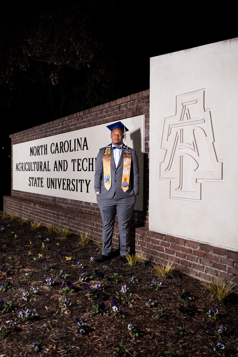 ✞Christopher Allen tweet media