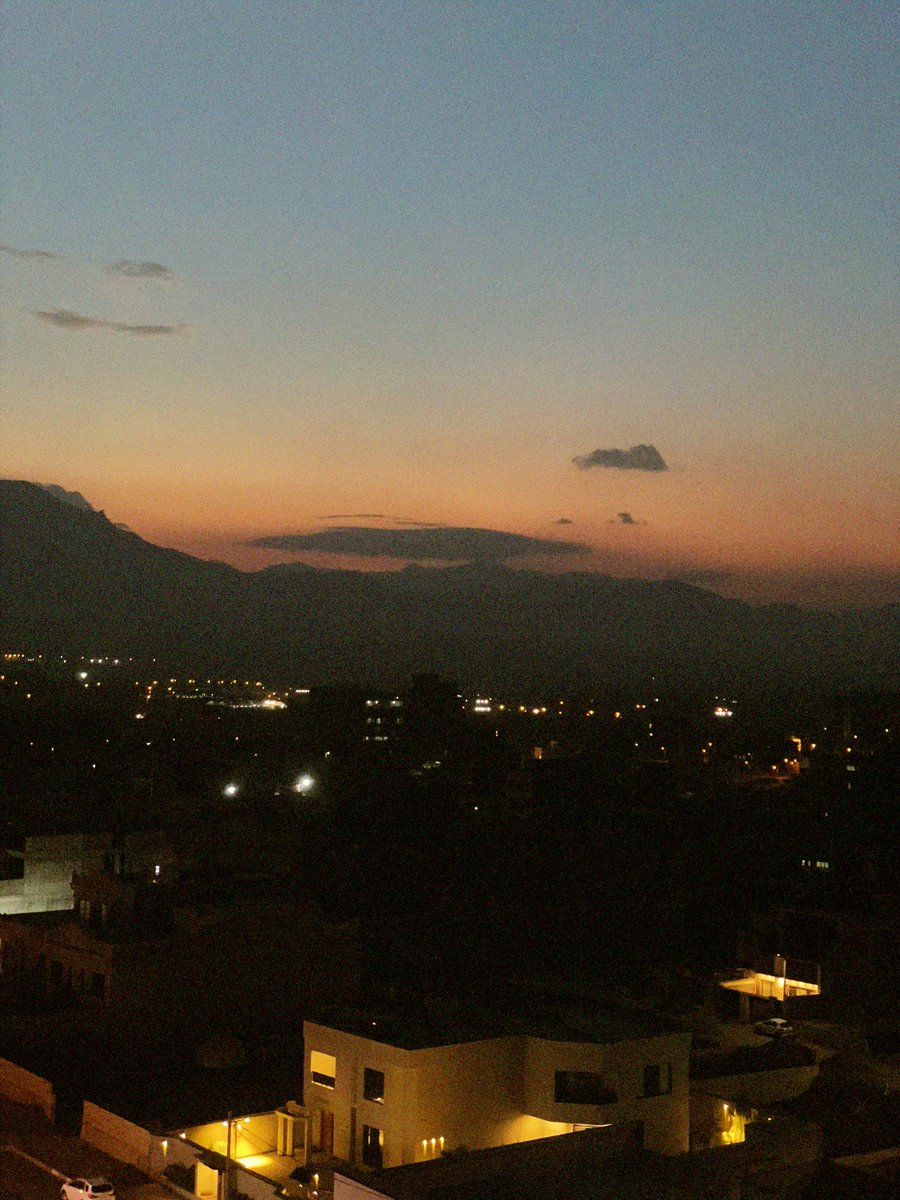 من خیلی ادم"عه اسمونو ببین"هستم.