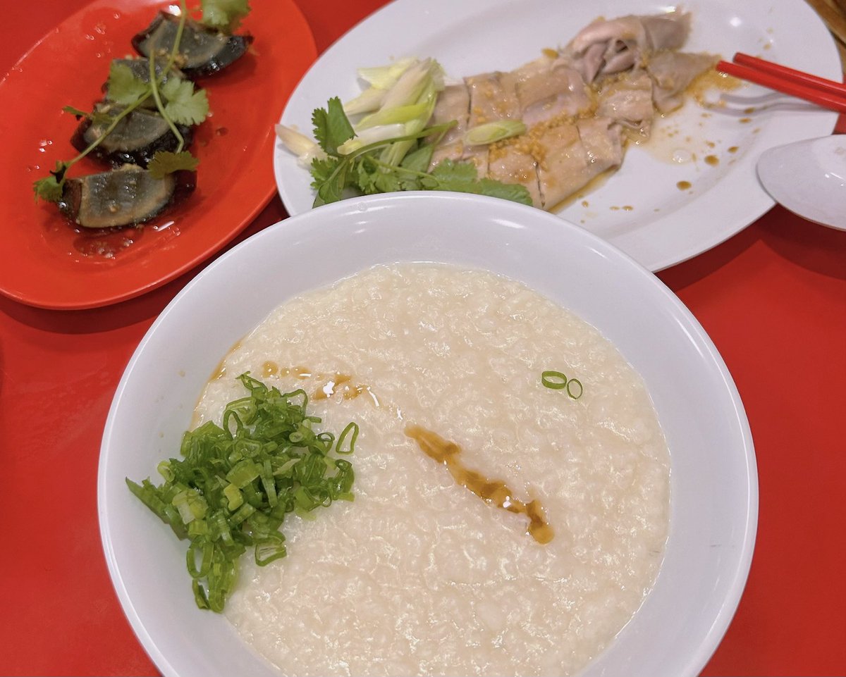 nuinui_dtSS's tweet photo. じゃかるた深夜飯のお粥と可愛い壁 https://t.co/IMvyjDN4am