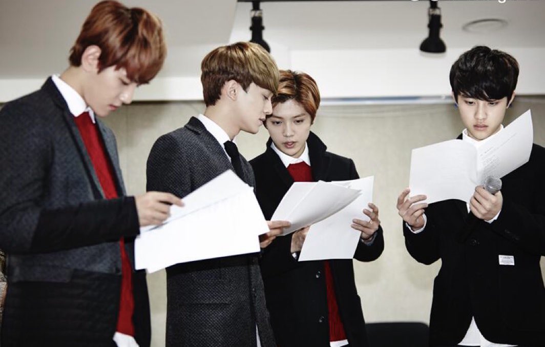 Lu_exo82's tweet photo. once upon a time we had 4 main vocalists in comebacks and stages https://t.co/j0Gc8QrJAJ