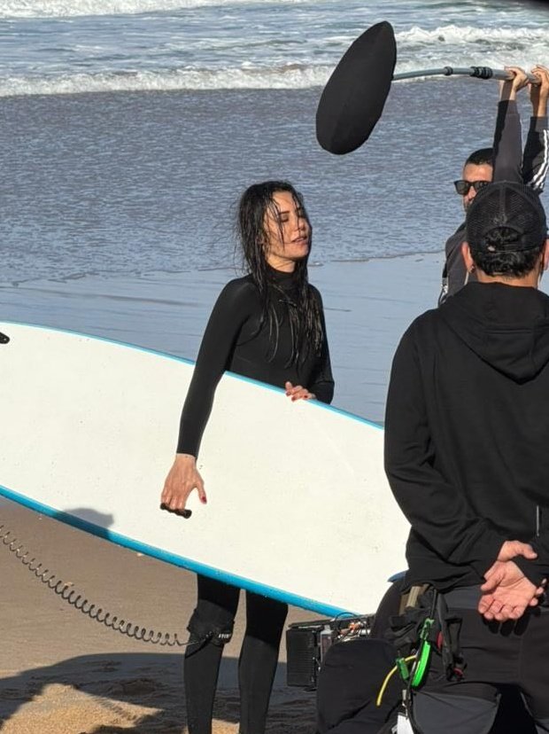 Gözlerim yaşardi ya Şu Mükkemel  oyunculuğu izlemeyi çooooook istiyorum artik izleyelim miii