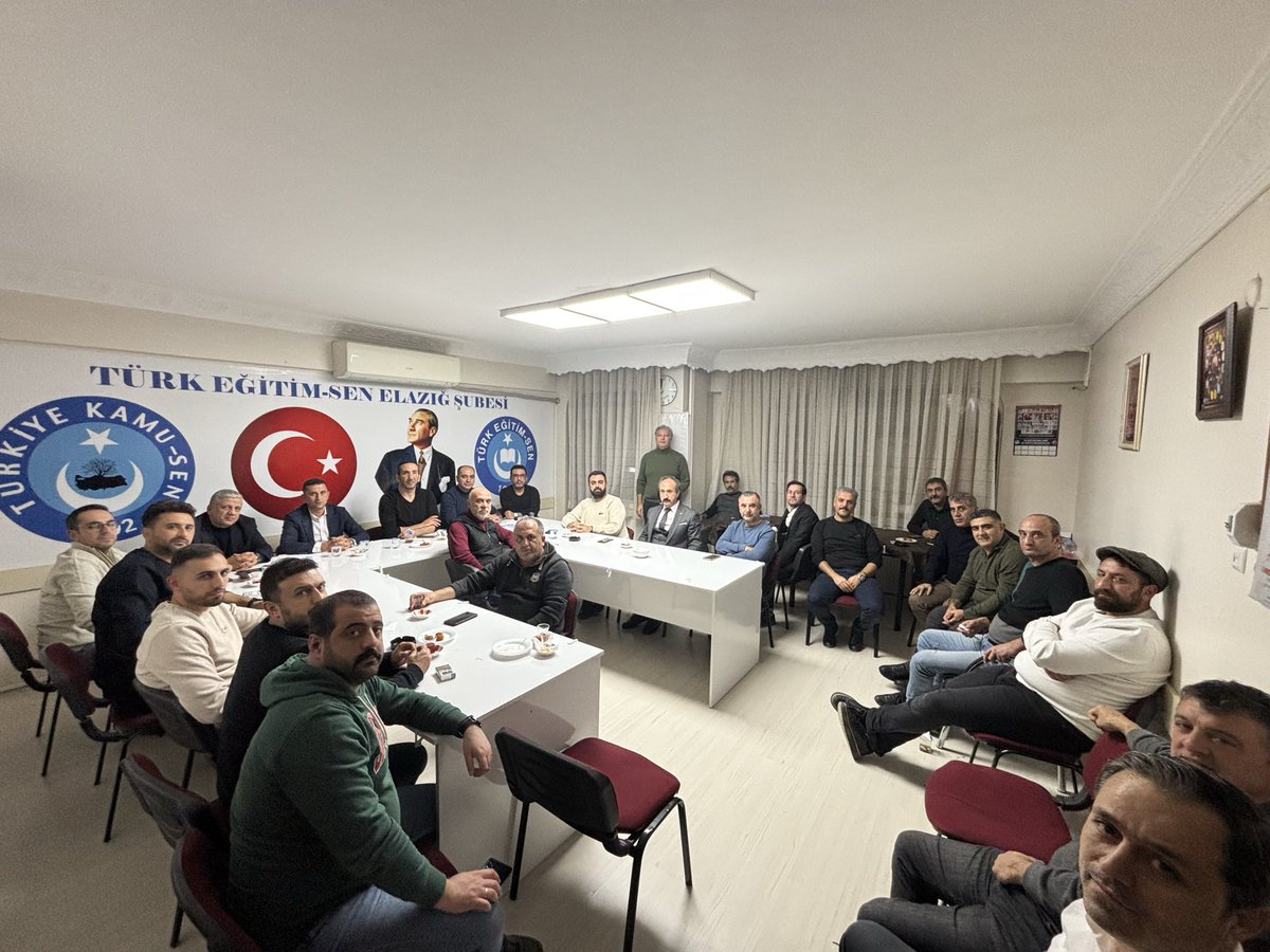 Yeni dönemdeki hedeflerimizi belirlemek amacıyla kapsamlı bir İstişare Toplantısı gerçekleştirdik.
Eğitim camiasının ortak sorunları ve çözüm yolları masaya yatırıldı. Üyelerimizin görüşleri ışığında oluşturduğumuz yol haritası ile mücadelemizi kararlılıkla sürdüreceğiz.