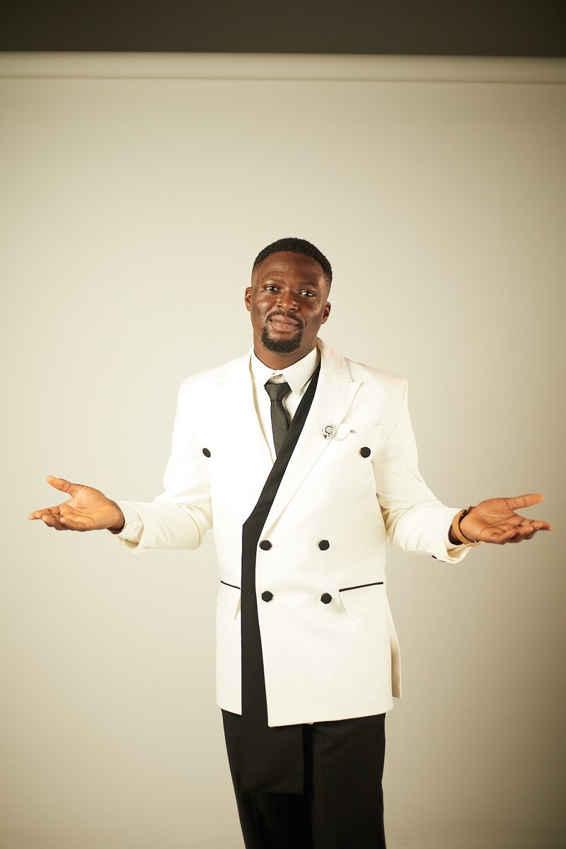 Reintroducing...
Olowoporoku Michael Imoleayo ✅️
Bsc Industrial chemistry (ife)📸
First class Honours (4.54/5.0)🎖 

Award winning first class graduate 😌❤
Pressure, what pressure?? 😏