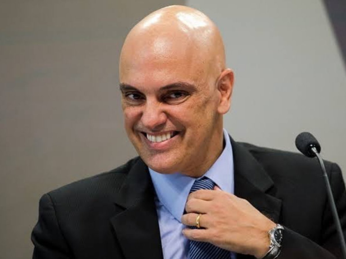 Amanhã é aniversário do Alexandre Moraes e ganhou presente antecipado do Trump.

Xandão zerou o ano!