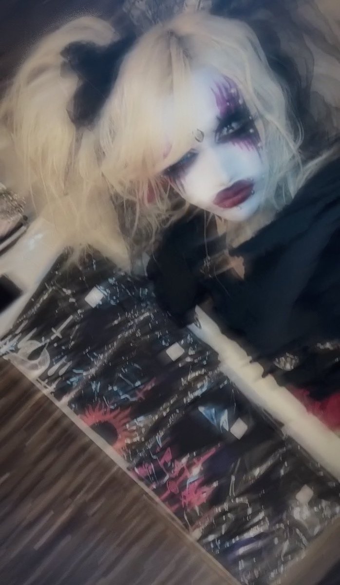 DazzlingBAD - i T - (@xxxBAD_iT_) / Posts / X