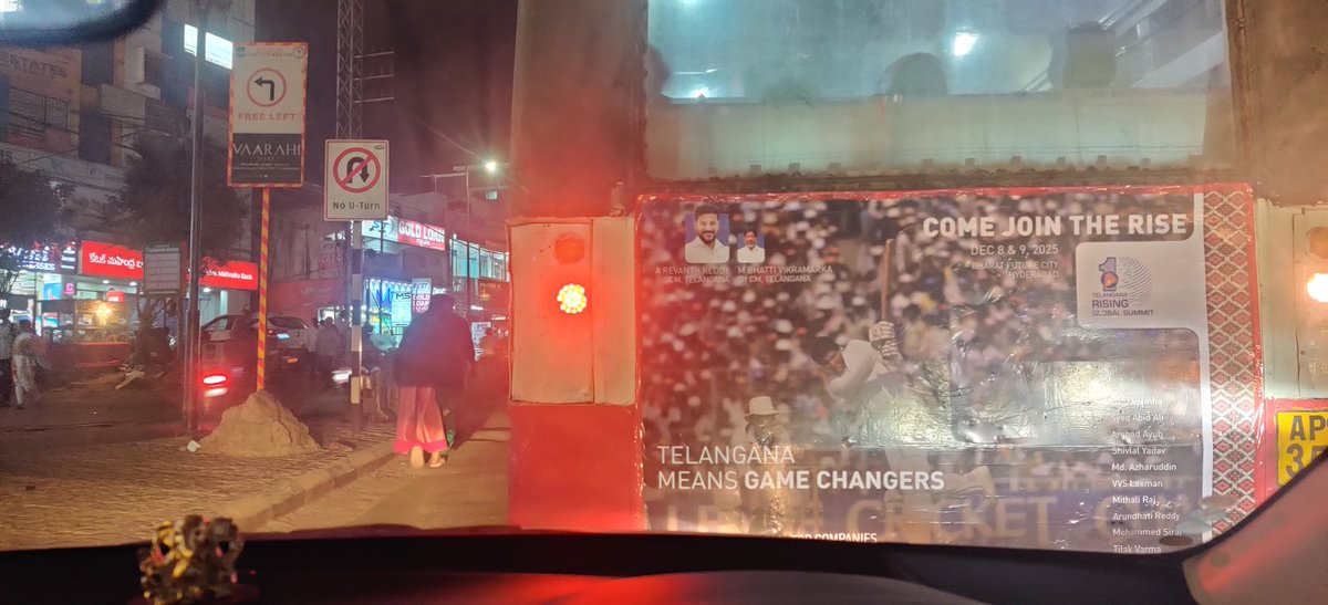 common_mancg's tweet photo. @CYBTRAFFIC @HYDTP 
This bus stopped free left at miyapur cross roads towards bachupally, pls make sure fine amount is deducted from driver account.
Time: 12/12/25, 8:37 PM
Bus no: ap29z 3584 https://t.co/yMvmPNKIi0
