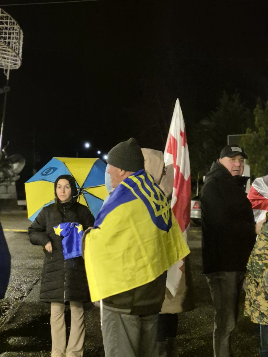 NTskvitishvili's tweet photo. Dare to Protest Everywhere!
Day 380
Chkhorotsku 
#Protestingeorgia #FreePoliticalPrisoners 
#GeorgiaProtests 
#GlorytoGeorgianpeople 
#Georgiaiseurope #GloryToUkraine 🇬🇪🇪🇺🇺🇦 https://t.co/WFEFb5NLjz