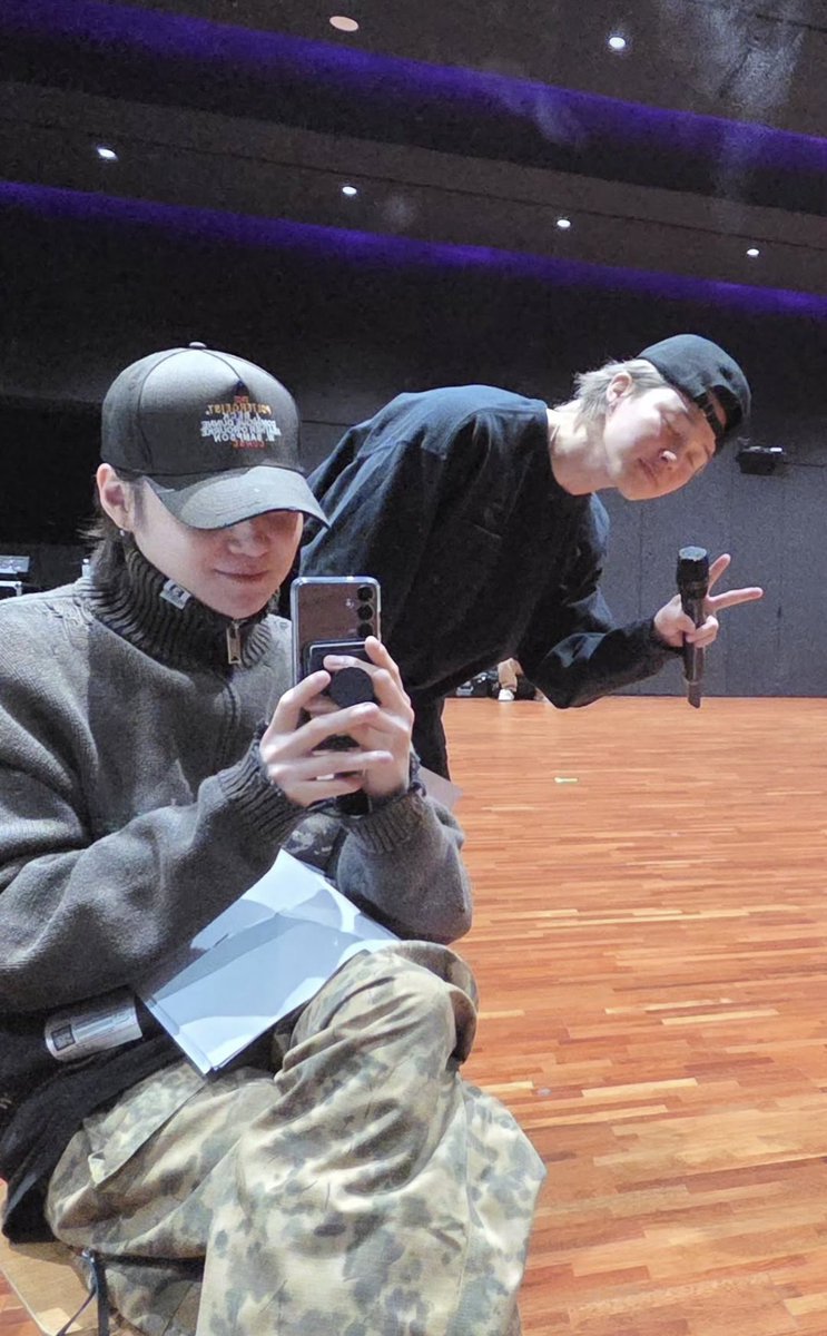 sopekooks's tweet photo. yoonmin 😭😭😭😭😭 https://t.co/mH2ogeRSjn