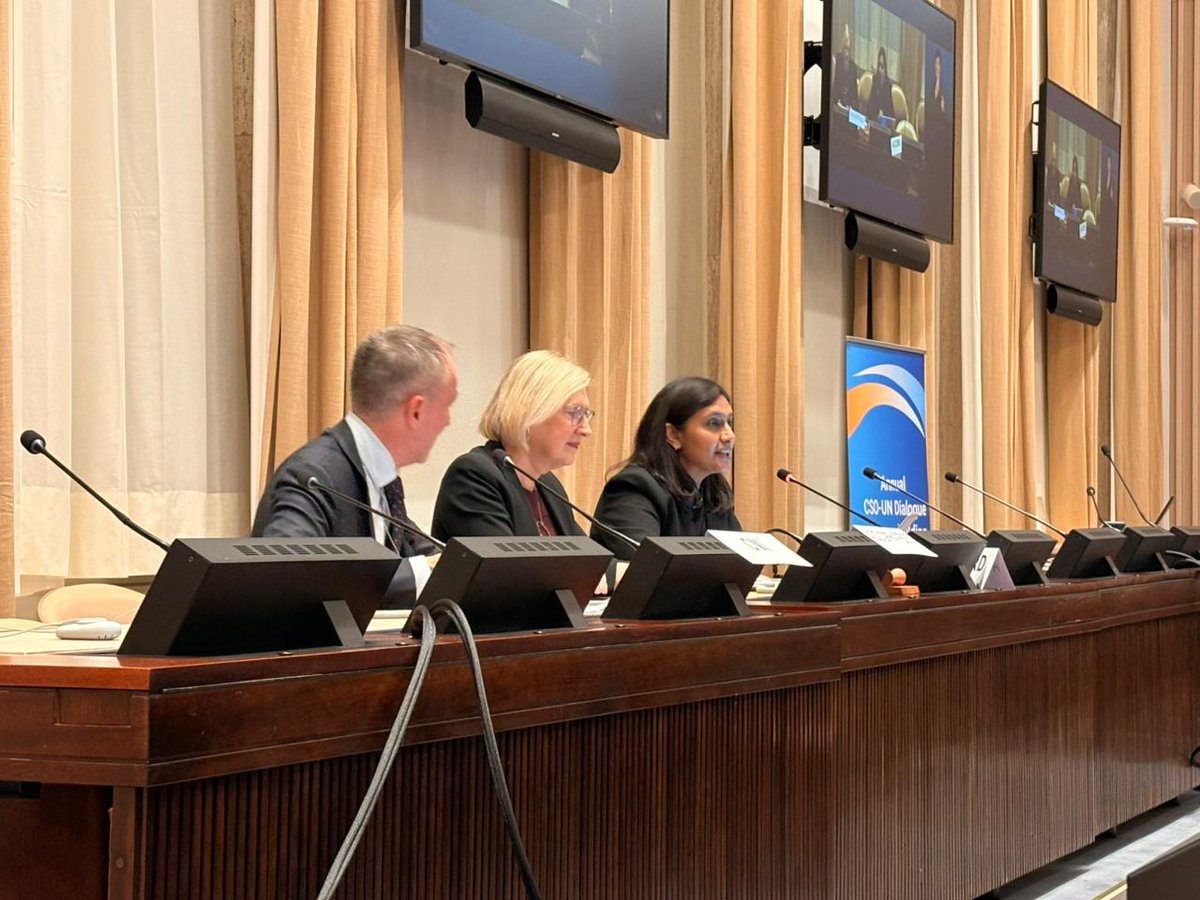 ACCORD_online's tweet photo. ACCORD extends its congratulations to the @cmioffice,the outgoing Co-chair,for a successful tenure &amp; hosting of the 3rd #CSODialogueUN. ACCORD is honoured to serve as Co-chair of the 2026 CSO-UN dialogue. We thank the UNPBSO &amp; the Core group members for entrusting this role to us https://t.co/W8XqwyezGa