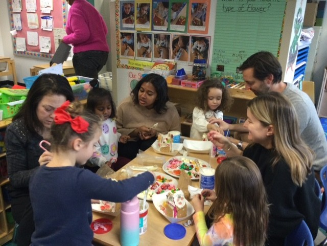 D30PreK's tweet photo. We had a wonderful time at our December parent engagement! We made gingerbread houses! #prekforall @nycdistrict30 https://t.co/yC0x39wF8J