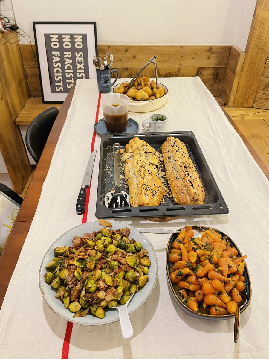 KatePow3ll's tweet photo. my friend Maria made a truly amazing Merry Friendmas dinner for us all last night - the most beautiful cheese board spread, chestnut soup topped with orange zest (from her grandma’s handwritten recipe), excellent roast with mushroom wellington as the centre piece 🧑‍🎄 (all vegan) https://t.co/YMLhmbc4QD