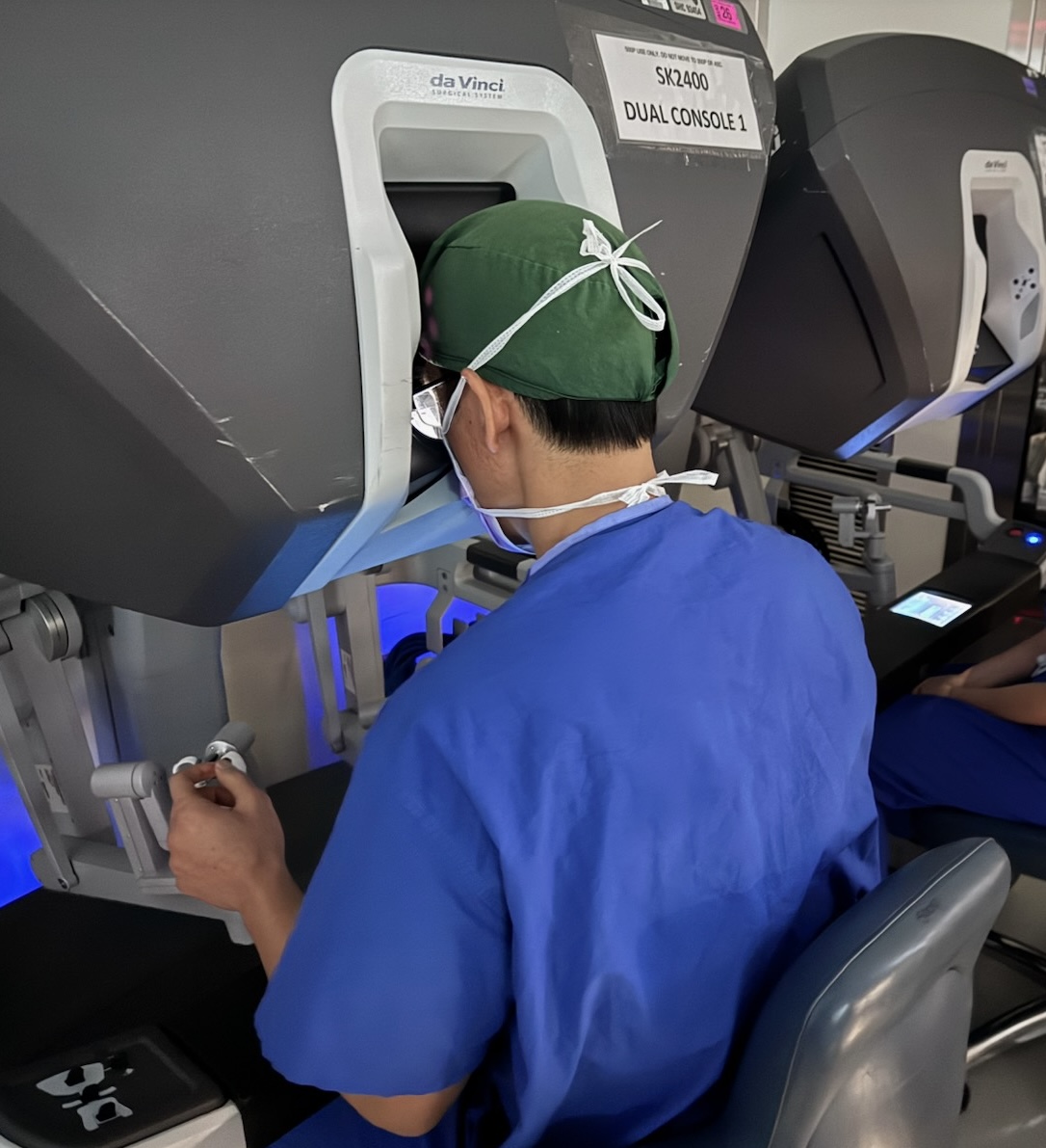 StanfordAbdTxp's tweet photo. @StanfordMed has performed its first robotic kidney transplant, the first of its kind in Northern California. The procedure was completed by Dr. @ThomasPhamMD and Dr. Stephan Busque. 

Read more: https://t.co/ThhSt0CldW https://t.co/9DWhjHnhHX