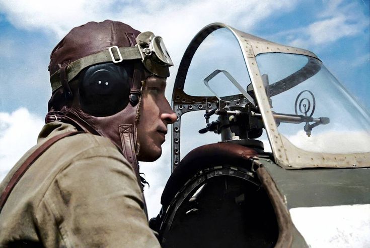 WarAviation's tweet photo. In the cockpit of an I-16 fighter a pilot of the 61st Fighter Aviation Brigade of the Baltic Fleet Air Force, Junior Lieutenant Viktor Pavlovich Sigolaev looks through the PAK-1 sight. https://t.co/pKbXTwbrSL