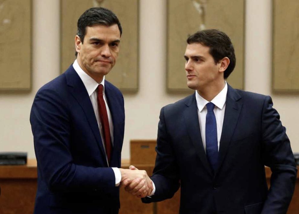 Y todavía hay ciudadanos que tienen el cuajo de hablarme de los errores de <a href="/CiudadanosCs/">Ciudadanos 🇪🇸🇪🇺</a>.
Cómo lo caló!!!