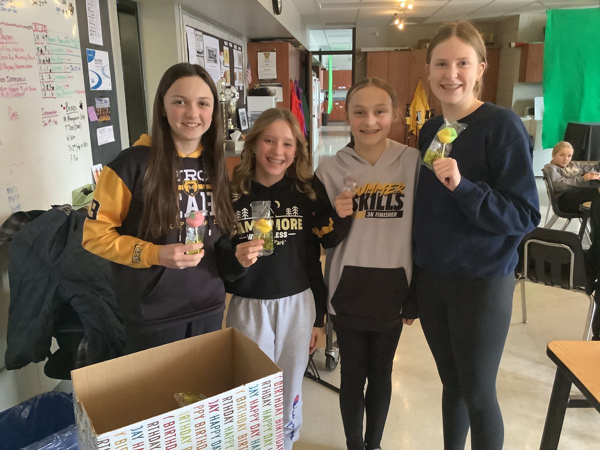 🔥 Cookie Champions! 🍪⛄️
Huge shoutout to the Loons Kitchen for taking top honors in our class cookie competition! Out of 6 amazing kitchens, they grabbed the #1 spot with an impressive composite score of 24.7/30.
Their winning creation? “Frosty the Hot Snowman” <a href="/ByronMSBears/">Byron Middle School</a>